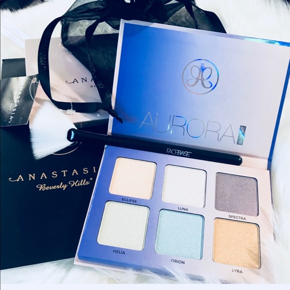 ✨x2 ABH GLOW 'Aura'palette w/Abh meshbag/ fanbrush - Picture 4 of 8